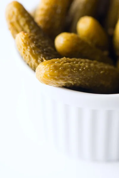 Tiny dill pickles in bowl macro — Stock Photo, Image