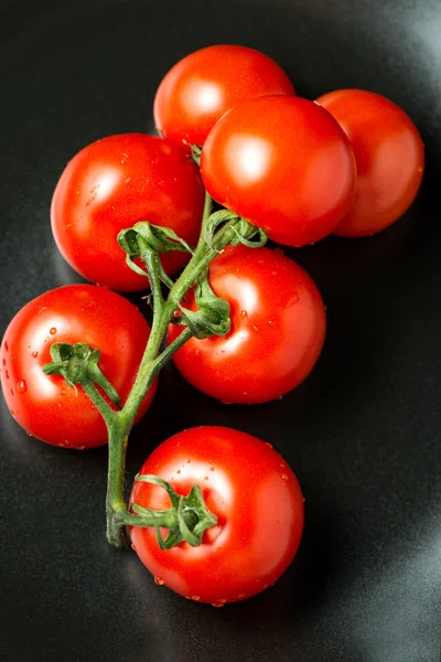 Bunch of fresh red tomatoes — Stock Photo, Image