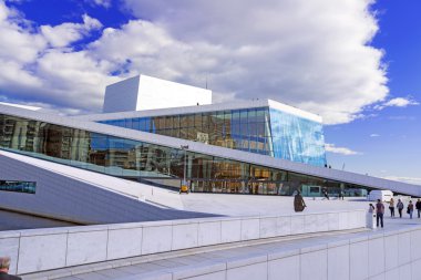 Oslo opera binası