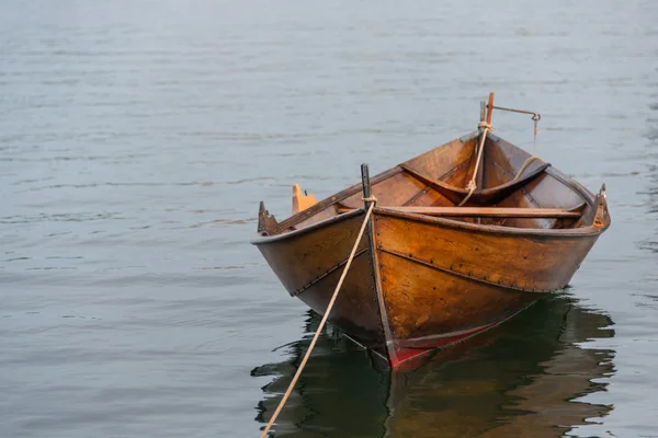 Old wooden boat — Stock Photo, Image