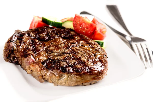 Grilled steak and vegetables — Stock Photo, Image