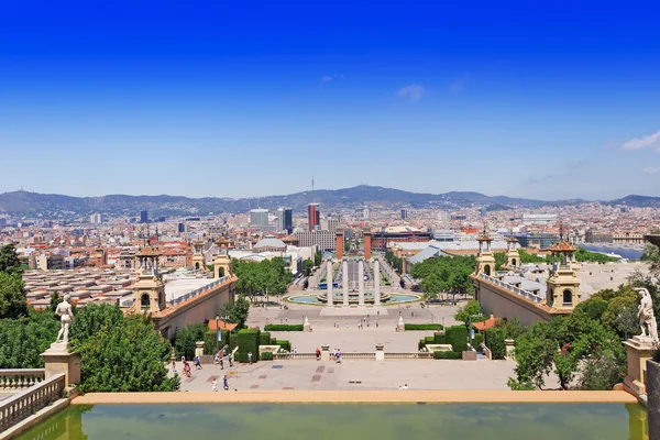Quatre Columnes, Barcelona, Spanien — Stockfoto