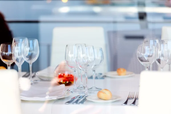 Vaso vacío ambientado en restaurante — Foto de Stock