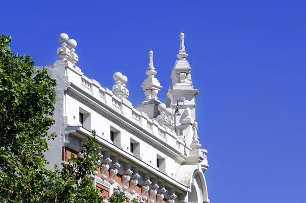 Spanje het platform over blauwe hemel — Stockfoto