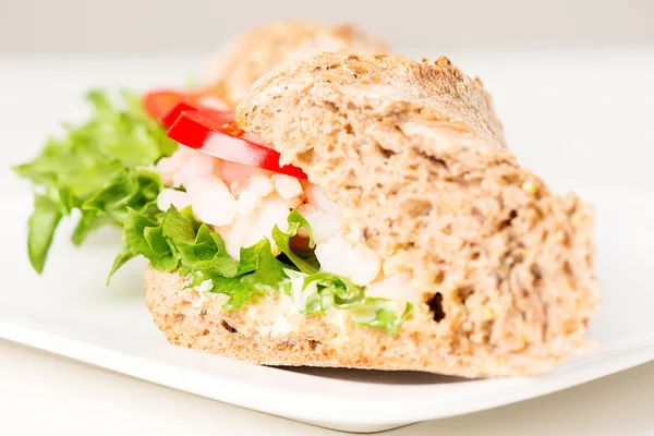 Garnelen-Sandwich mit Garnelen — Stockfoto