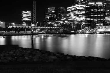 Elizabeth Quay Batı Avustralya gece hayatı turizm merkezi
