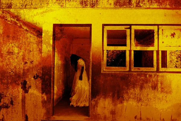 Girl Haunted House — Stock Photo, Image