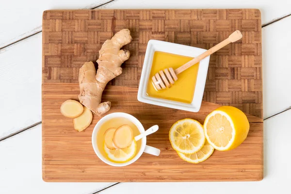 Cup of tea with fresh ginger root,  lemon and honey — Stock Photo, Image