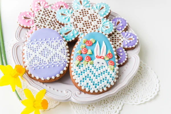 Home-baked and decorated Easter cookies. — Stock Photo, Image