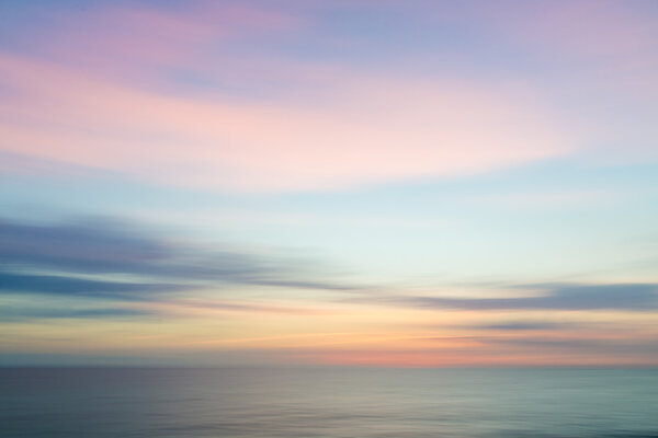 Абстрактный фон закатного неба и океана
.