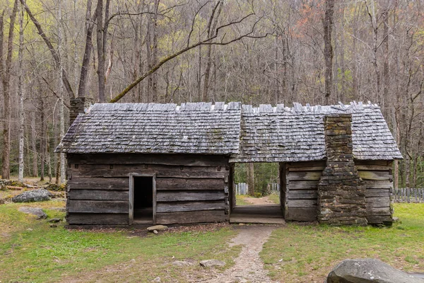 Alte historische Blockhütten — Stockfoto