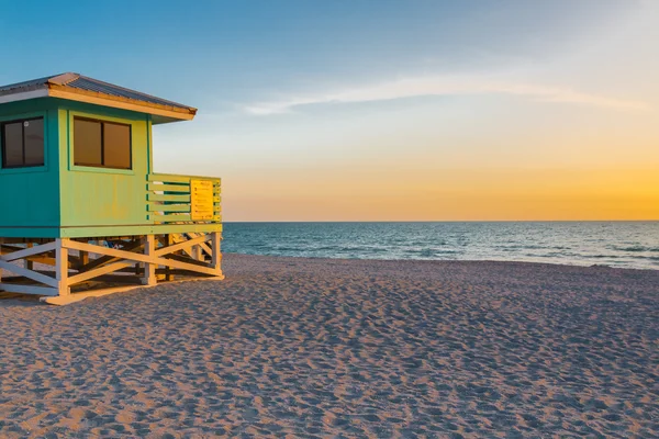 Plavčík věž ve Venice Beach, Florida — Stock fotografie