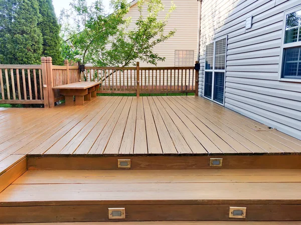 Wooden Deck Family Home — Stock Photo, Image