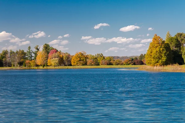 Herbstliche Landschaft — Stockfoto