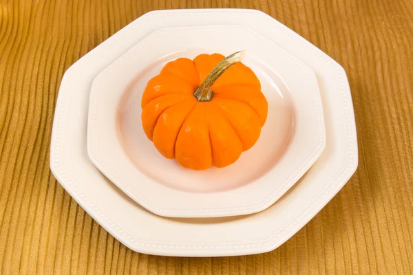 Autumn Thanksgiving dinner table setting with pumpkin — Stock Photo, Image