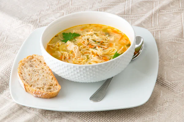 Sopa de macarrão de frango — Fotografia de Stock