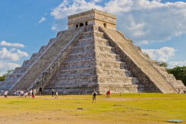 El castillo piramit chichen maya arkeolojik sitesinde ben