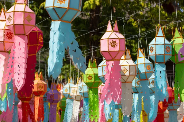 Lanternes Suspendues Colorées Éclairage Dans Loy Krathong Festival Nouvel Nord — Photo
