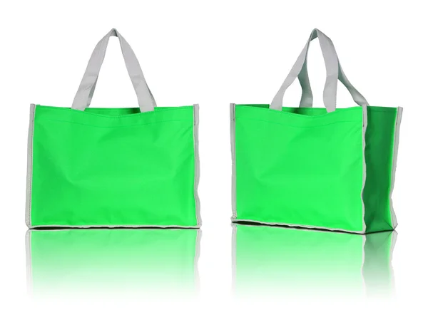 Bolso de compras verde sobre fondo blanco —  Fotos de Stock