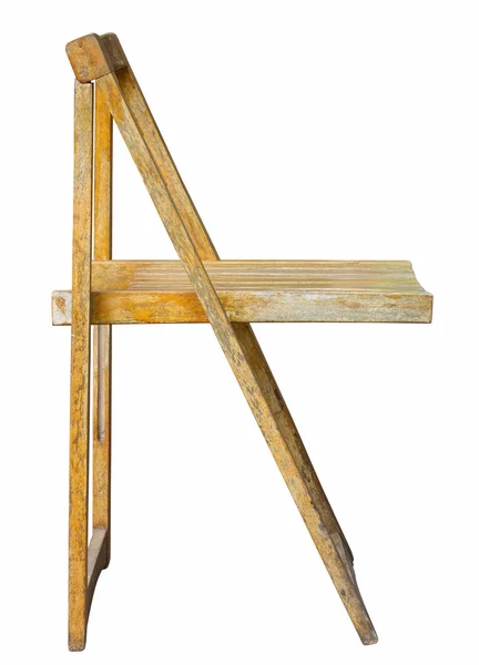 Oude houten stoel geïsoleerd op wit — Stockfoto