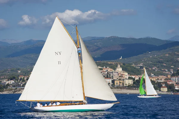 Ancient sailing boat during a regatta at the Panerai Classic Yac — Stock Photo, Image