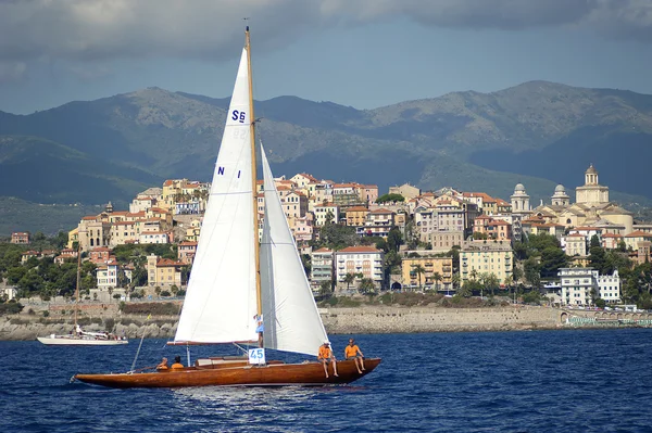 Antiguo velero durante una regata en el Panerai Classic Yac — Foto de Stock