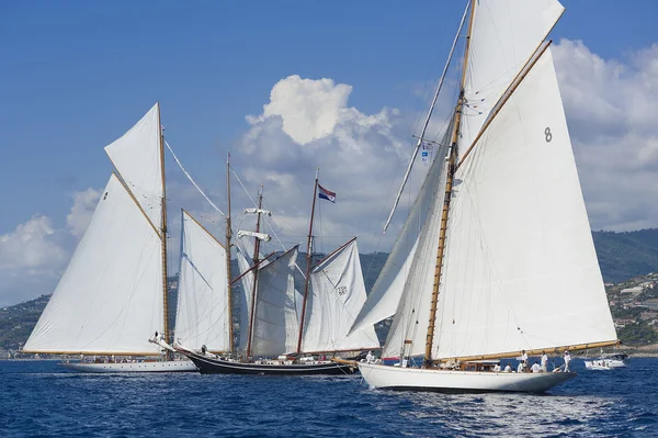 Oude zeilboot tijdens een regatta op de klassieke yac panerai — Stockfoto