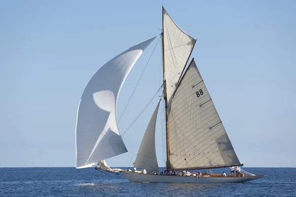 Antica barca a vela durante una regata al Panerai Classic Yac — Foto Stock