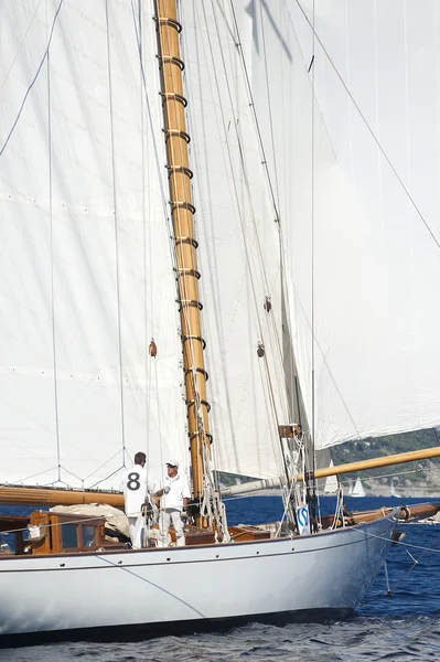 Oude zeilboot tijdens een regatta op de klassieke yac panerai — Stockfoto