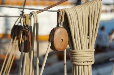 oude zeilboot tijdens een regatta op de klassieke yac panerai