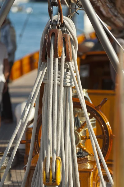 Veleiro antigo durante uma regata no Panerai Classic Yac — Fotografia de Stock