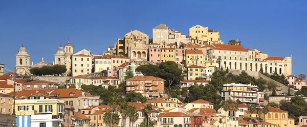 美しいリグリア ポルト ・ マウリツィオの町、インペリア、イタリア — ストック写真