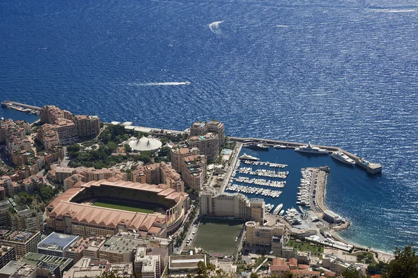 La roca la ciudad de principaute de monaco y de monte carlo en th — Foto de Stock