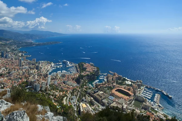 La roca la ciudad de principaute de monaco y de monte carlo en th — Foto de Stock