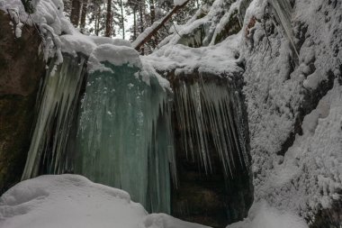 Dondurucu şelaleye yakın çekim, Brtniky, Çek Cumhuriyeti