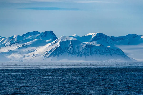 북극해의 북극해 하늘에 Spitsbergen Longyearbyen Svalbard — 스톡 사진