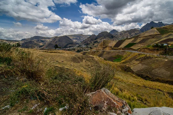 Ekvador Güney Amerika Sındaki Vadi Kanyonlardan Oluşan Dağlarla Çeşitli Merkezi — Stok fotoğraf
