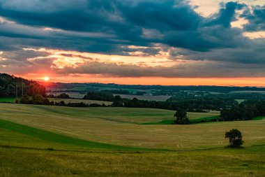Çek Cumhuriyeti bölgesinin güzel yeşil manzarası Vysocina