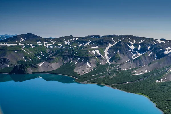 Vista Panorâmica Cidade Petropavlovsk Kamchatsky Vulcões Vulcão Koryaksky Vulcão Avacha — Fotografia de Stock