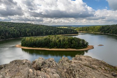 The picture shows the Se water reservoir in the Pardubice Region