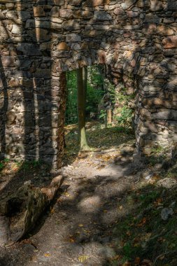 Resim, Pardubice Bölgesi 'ndeki Chrudimce nehrindeki Se su deposunu gösteriyor.
