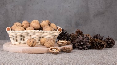 Fındık ve kabukları.