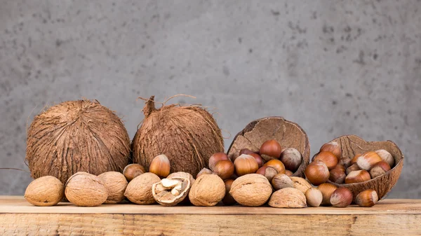 Полезные орехи для здоровья — стоковое фото