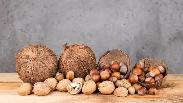 Nueces útiles para la salud — Foto de Stock