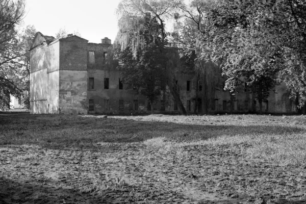 Gammal Tegelbyggnad Historiskt Objekt Ett Tillstånd Förstörelse — Stockfoto