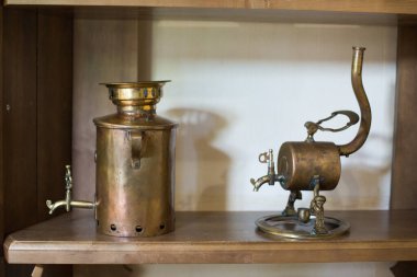 Antika bakır semaver, son derece sanatsal ve teknolojik sanat eseri.