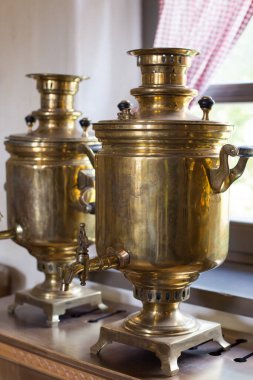 Antika bakır semaver, son derece sanatsal ve teknolojik sanat eseri.