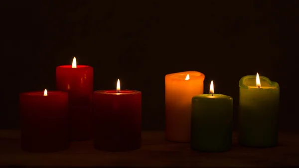 Enciende las velas y la comodidad —  Fotos de Stock