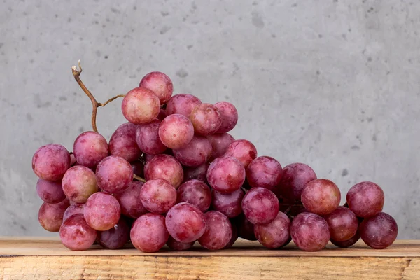 Grapes and jug — Stock Photo, Image