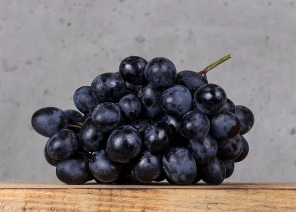 Grapes and jug — Stock Photo, Image